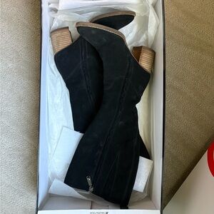 Blondo Black Suede Women's Boots!